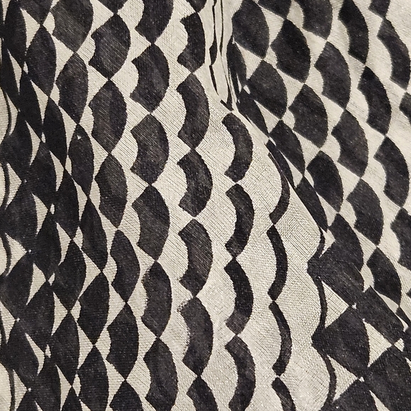 ABS By Allen Schwartz 70"x 40" Black White Geometric 100% Silk Scarf - Picture 6 of 6